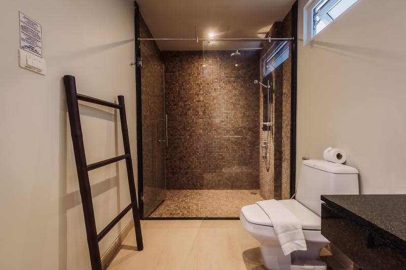 Daisy 2 bedroom suite 