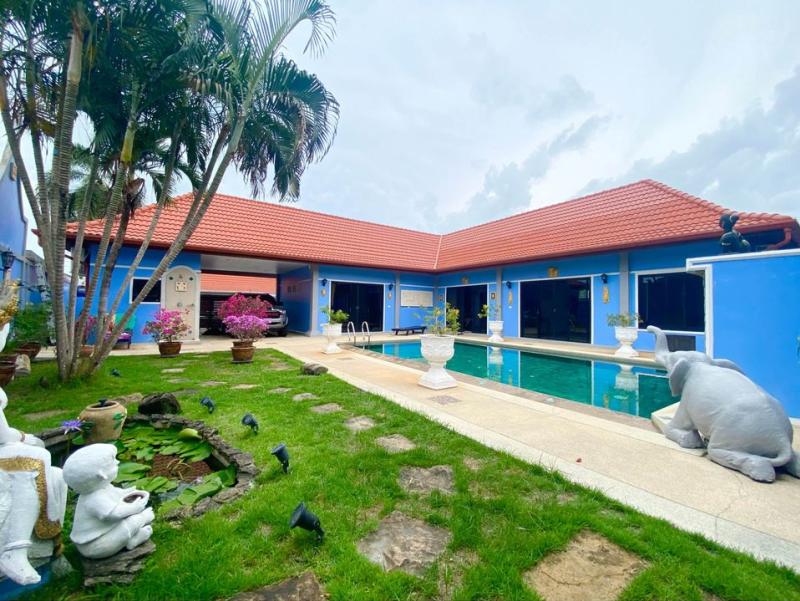 3 bedrooms house with private pool 