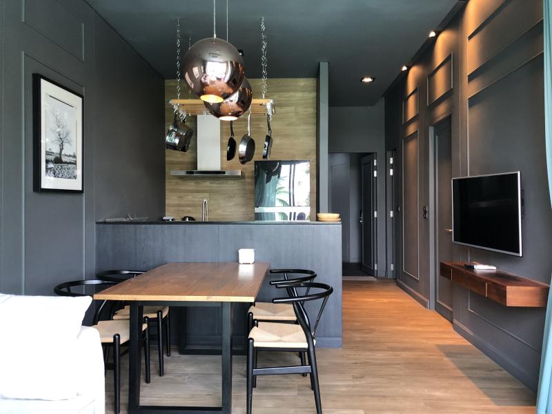 SATURDAYS CONDO Unit	:B117-B1202
