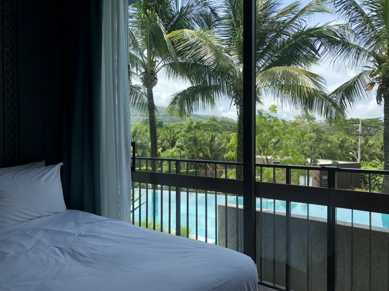 SATURDAYS CONDO Unit	:B117-B1202