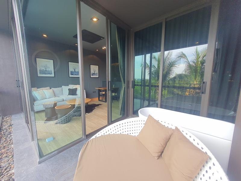 SATURDAYS CONDO Unit : B212-B2218