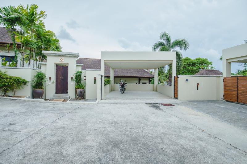 White Lily Pool Villa