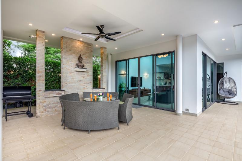 Modern  Pool Villa