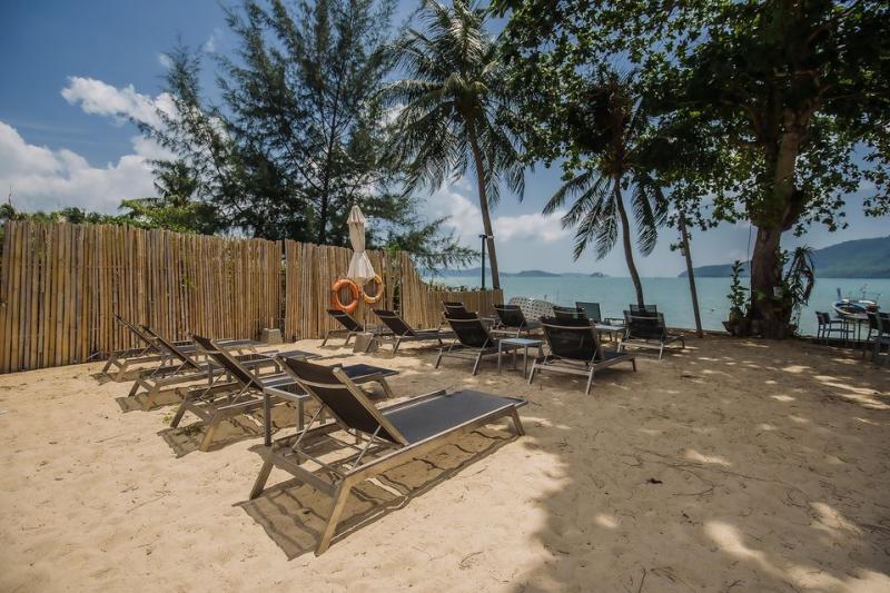 The beach front studio 