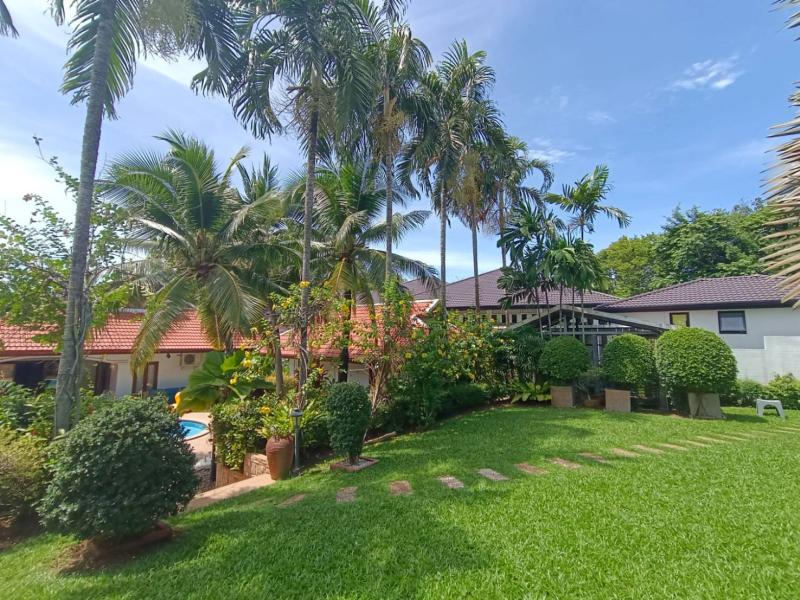Peaceful pool villa in Rawai